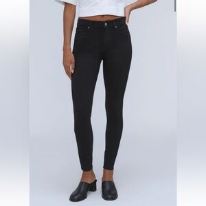 Everlane Classic Black Women's Straight Leg Mid Rise Jeans size 28